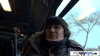 Грудастая деваха и хахаль ебутся