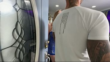Жесткое масляное смазывание для блондинки-милф ~ Perfect Stroke MD