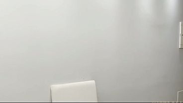 Трахнул задницу невестки, пока девка готовила ужин